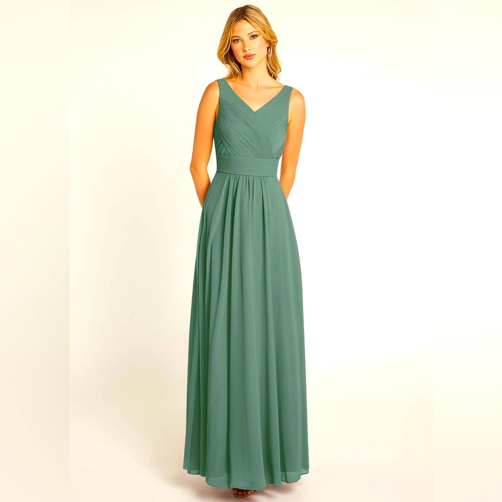 NWT AZAZIE PIERRETTE in Eucalyptus Size 14
A-Line Pleated Chiffon Floor-Length